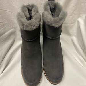 UGG Malvella Gray Ankle Boots. Size 8